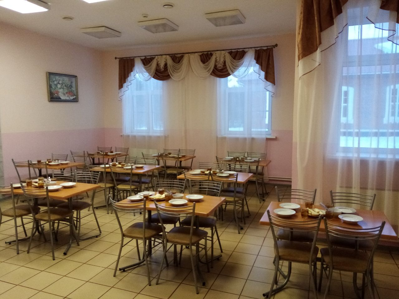Коротко о столовой: Изображение.